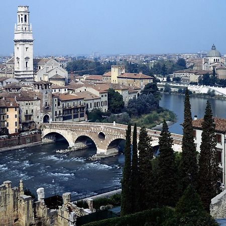 B&B Poesia Verona Bagian luar foto