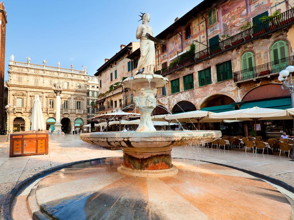 B&B Poesia Verona Bagian luar foto